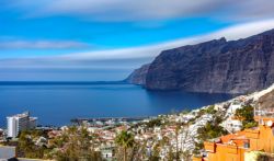 Los gigantes desde el mirador superor del pueblo