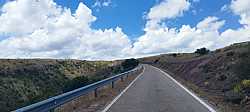 Fotografía: Carretera recta al infinito en la Ascensión al Puerto de Beratón desde Purujosa