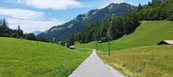 Vaya carreteritas en la Ascensión al Mittelbergpass en Suiza