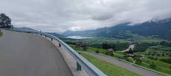 Fotografía: Mirando y mirando, subiendo y subiendo, Glaubenbielenpass en Suiza