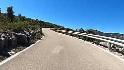 Buena carretera subiendo al Puerto de Bel, en Castellón